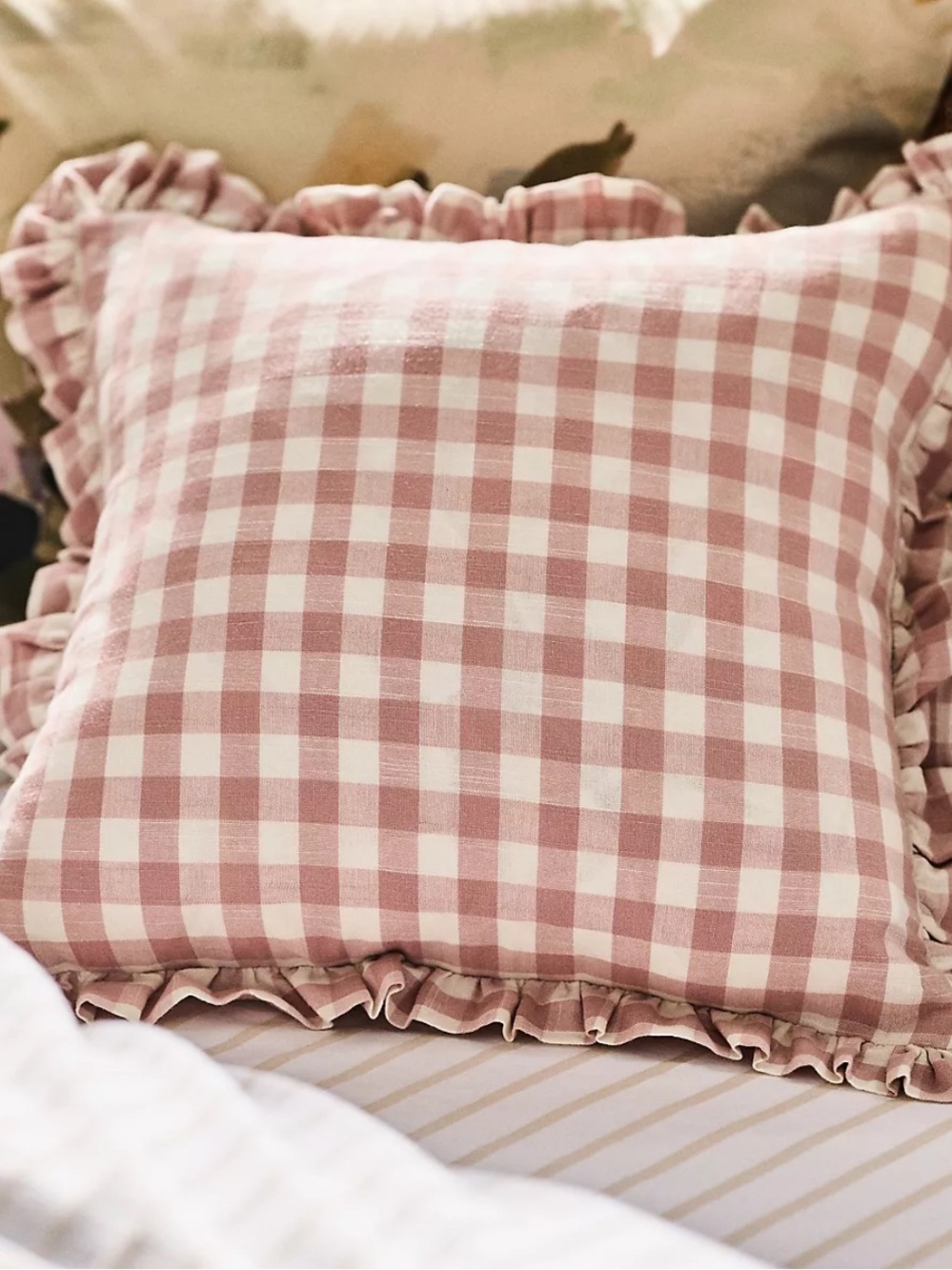 Anthropologie Ana Cotton Gingham Printed Ruffle
Pillow case
